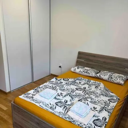 Brand New In The Heart Of アパート ブラチスラヴァ